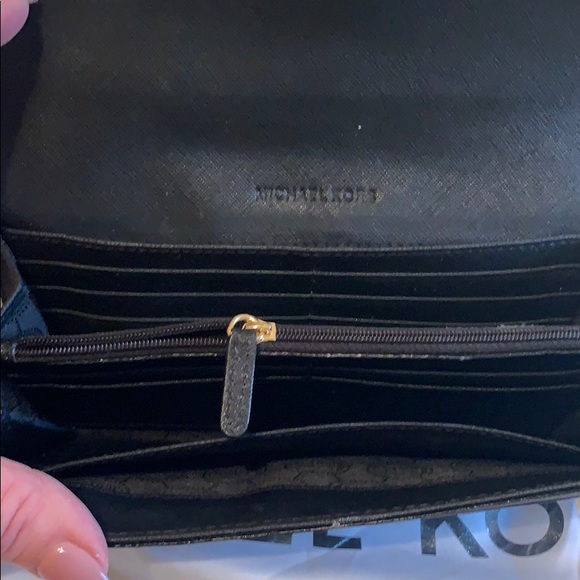 Michael Kors wallet - Picture 3 of 3